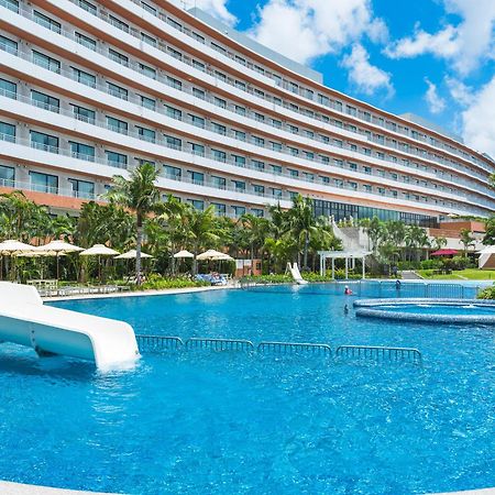 Hilton Okinawa Chatan Resort Exterior foto