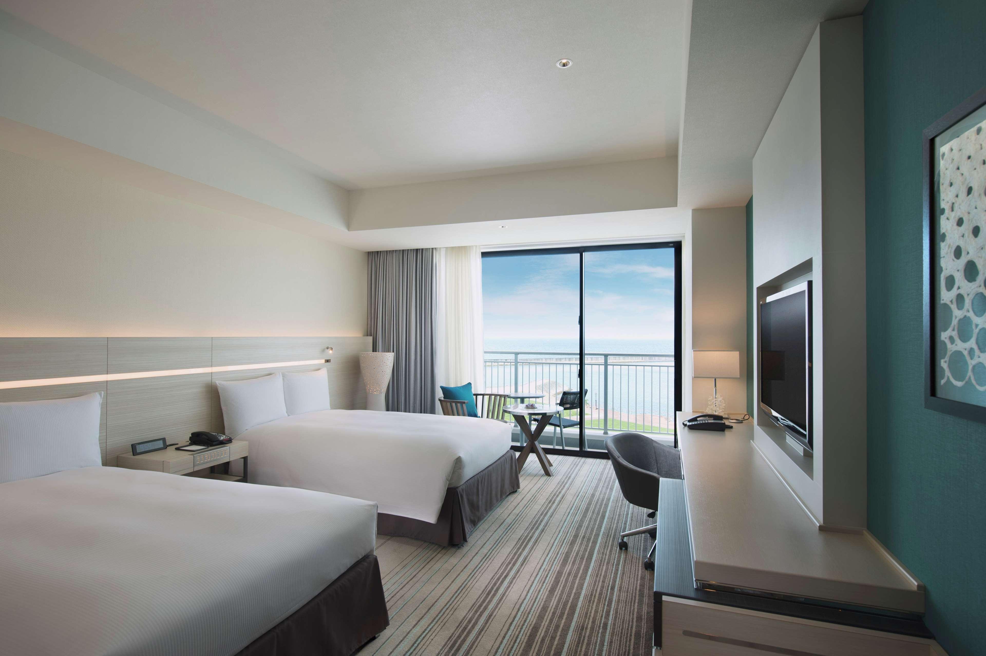 Hilton Okinawa Chatan Resort Exterior foto