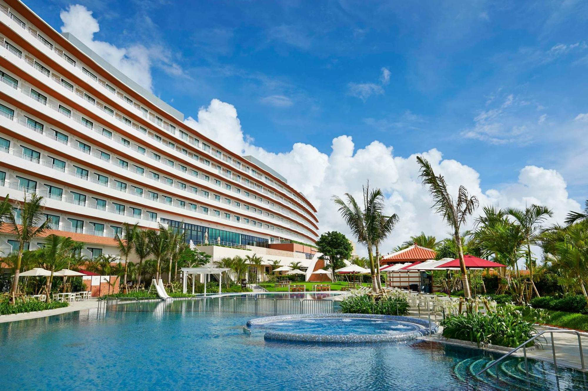 Hilton Okinawa Chatan Resort Exterior foto