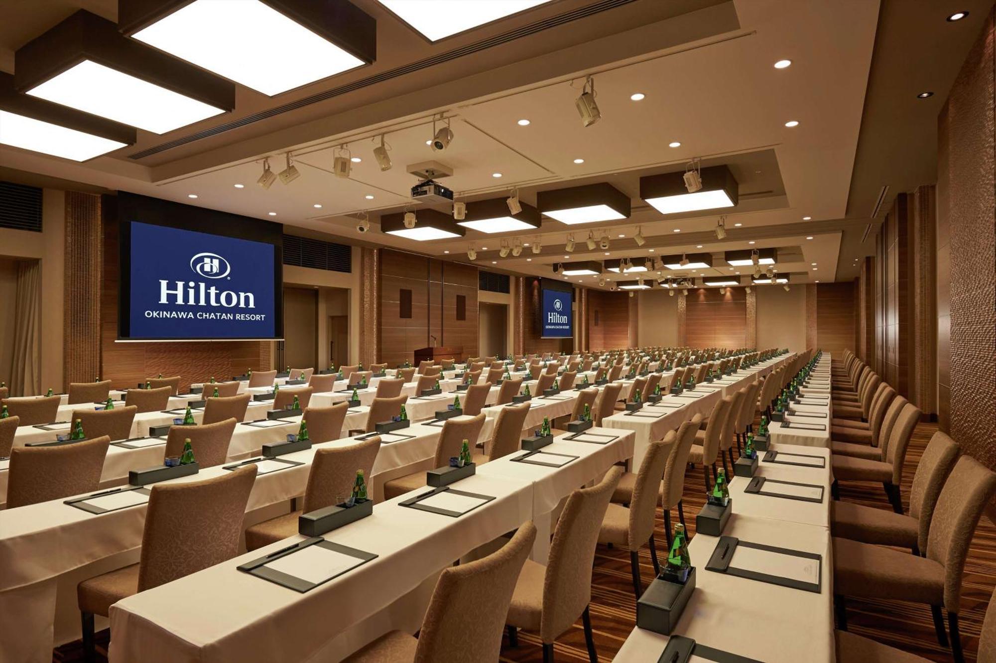 Hilton Okinawa Chatan Resort Exterior foto