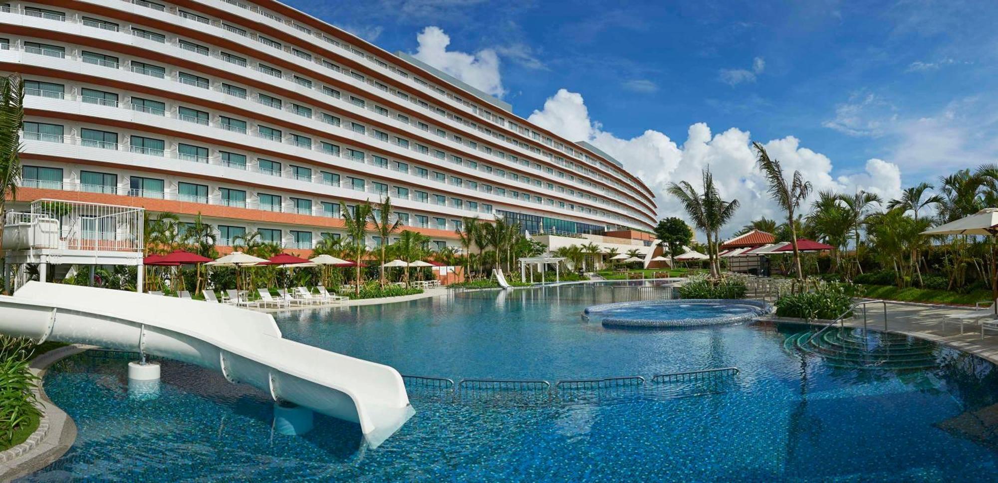 Hilton Okinawa Chatan Resort Exterior foto