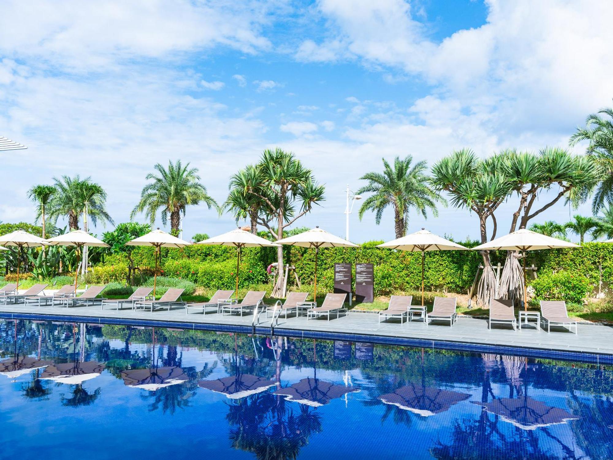 Hilton Okinawa Chatan Resort Exterior foto