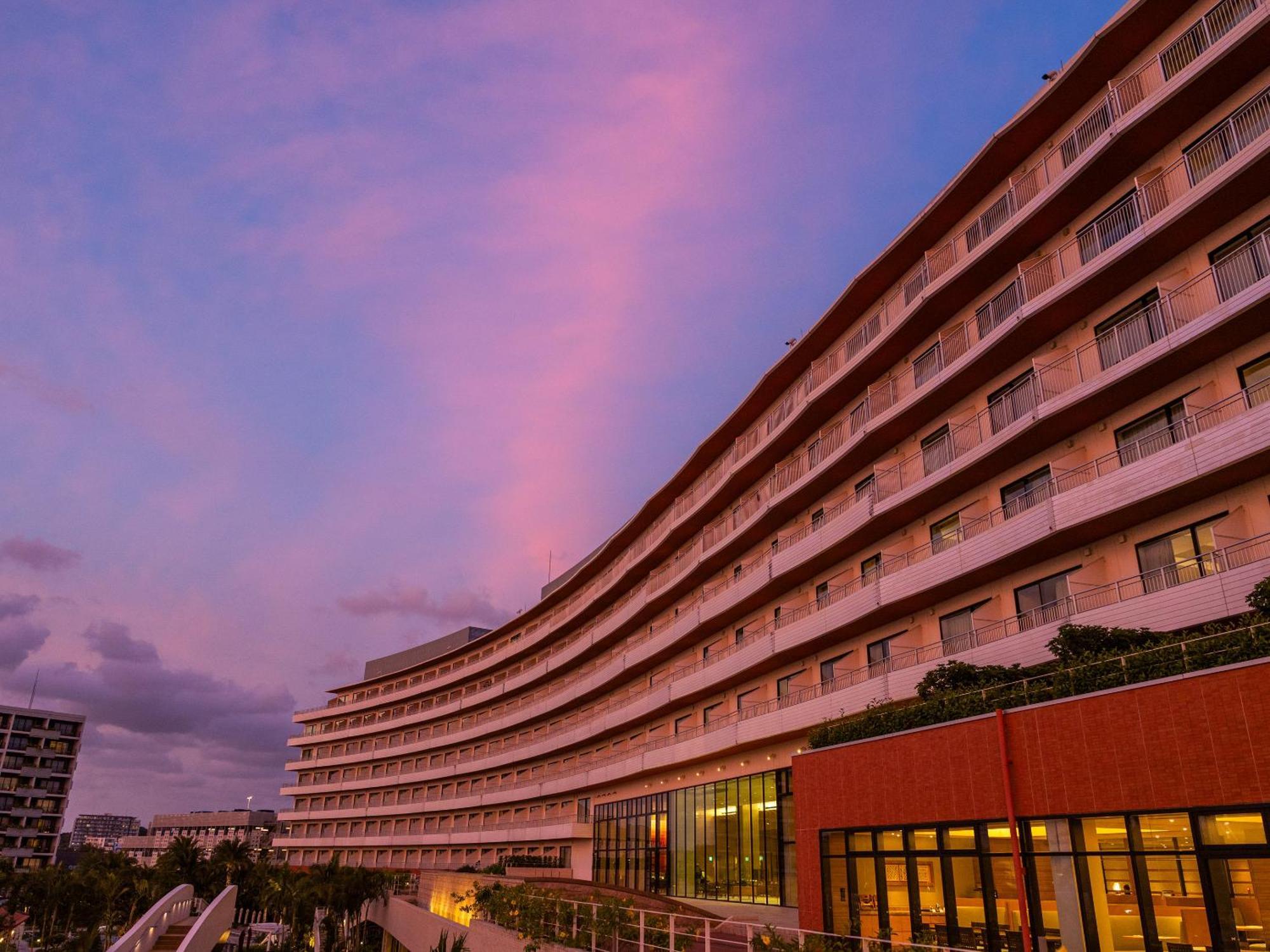 Hilton Okinawa Chatan Resort Exterior foto