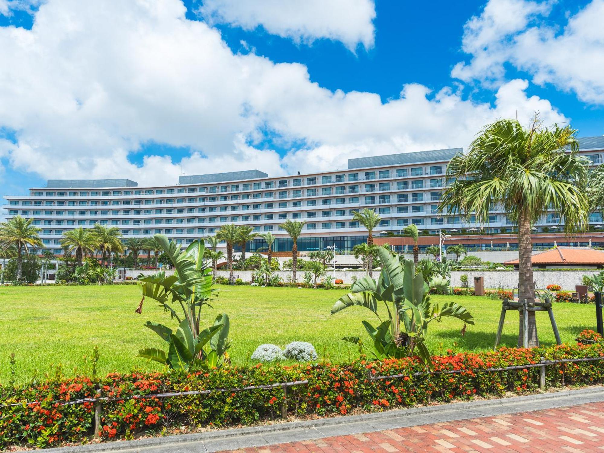 Hilton Okinawa Chatan Resort Exterior foto